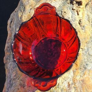 Anchor Hocking Royal Ruby Oyster and Pearl Bowl‎